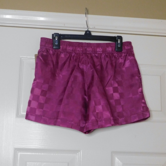 Umbro Big Girls Adjustable Waist Pull-On Short Size: M (10/12) - Picture 2 of 3